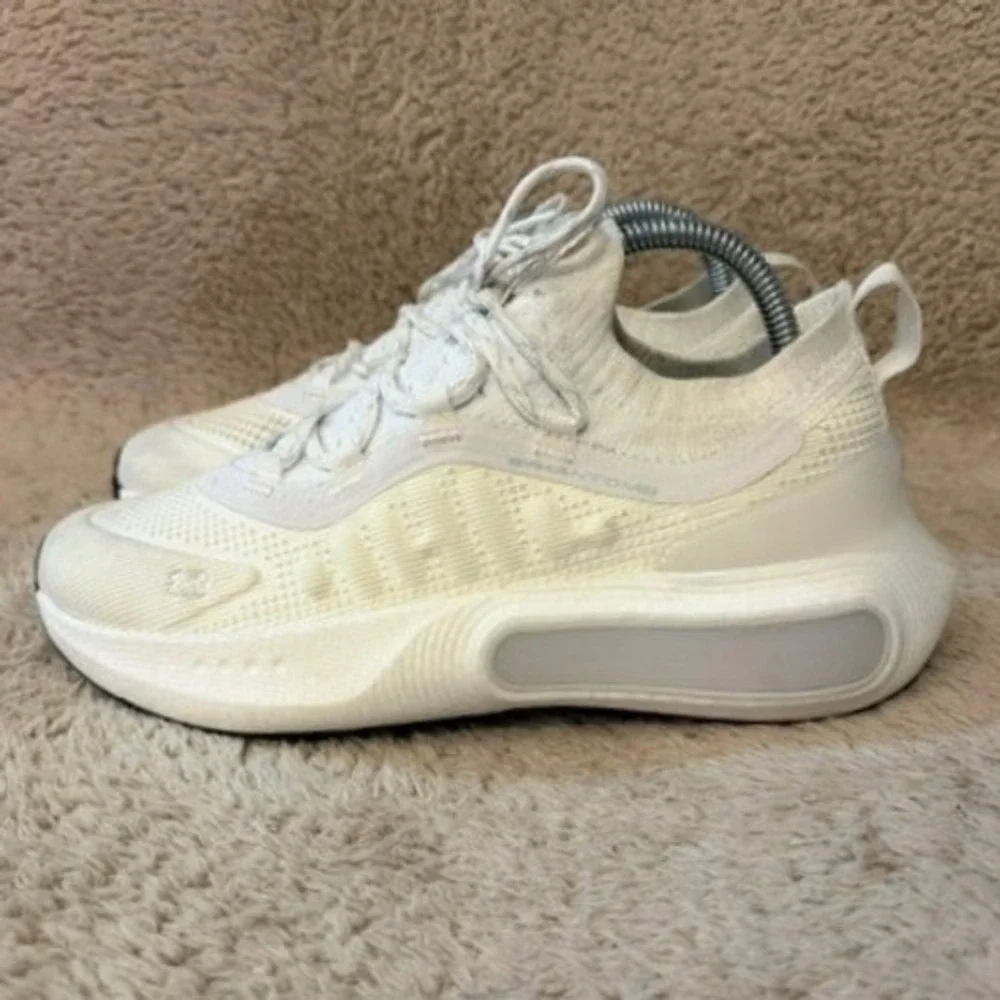 Under Armour HOVR Phantom 4 Womens Running Shoes White 3027594-100 Size‎ 7.5